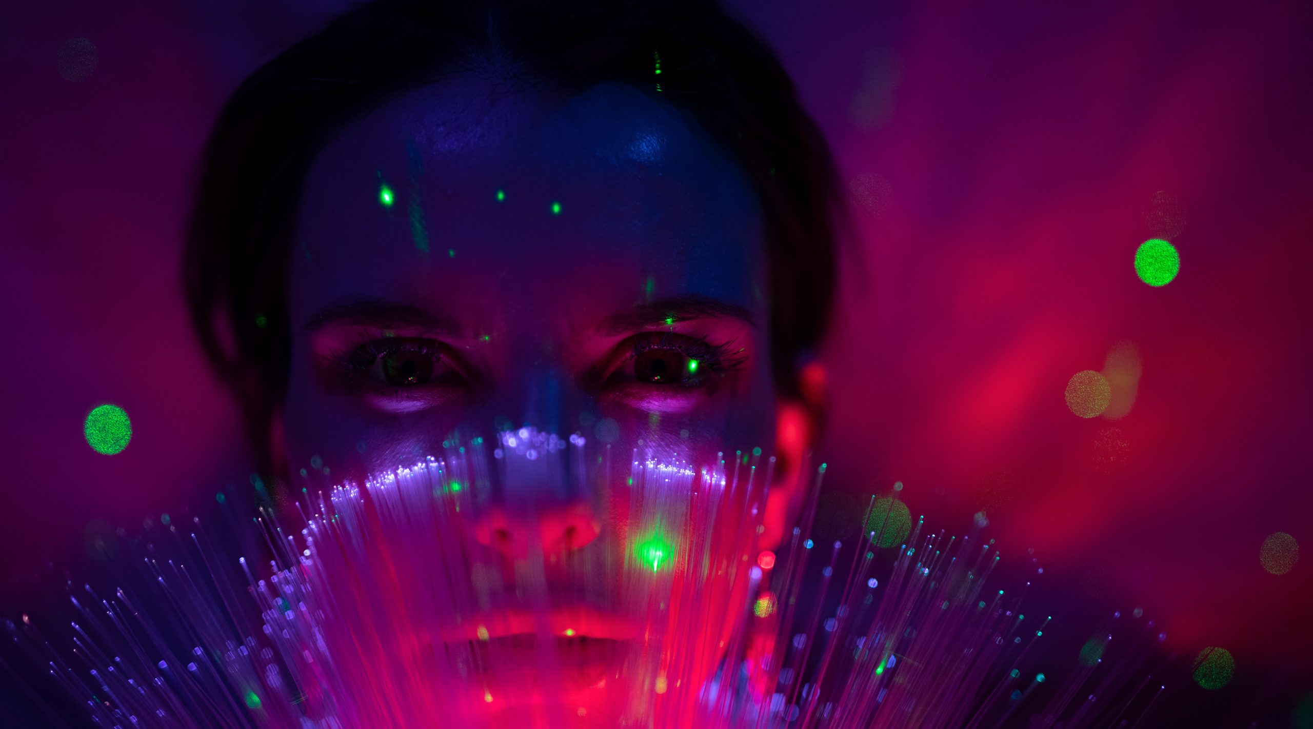 Picture of Here's how blue light from your phone is hurting your skin - Ageless Clinic
